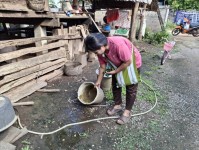 18 ตค. 67 จนท.รพ.สต.บ้านสันป่าไร่ร่วมกับอาสาสมัครสาธารณสุขหมู่ที่ 2 บ้านตีนธาตุ, หมู่ที่3 บ้านป่าไร่เหนือและหมู่ที่ 5 บ้านสันป่าไร่ รณรงค์สำรวจและทำลายแหล่งเพาะพันธ์ลูกน้ำยุงลาย รอบที่ 2 เดือนตุลาคม 67