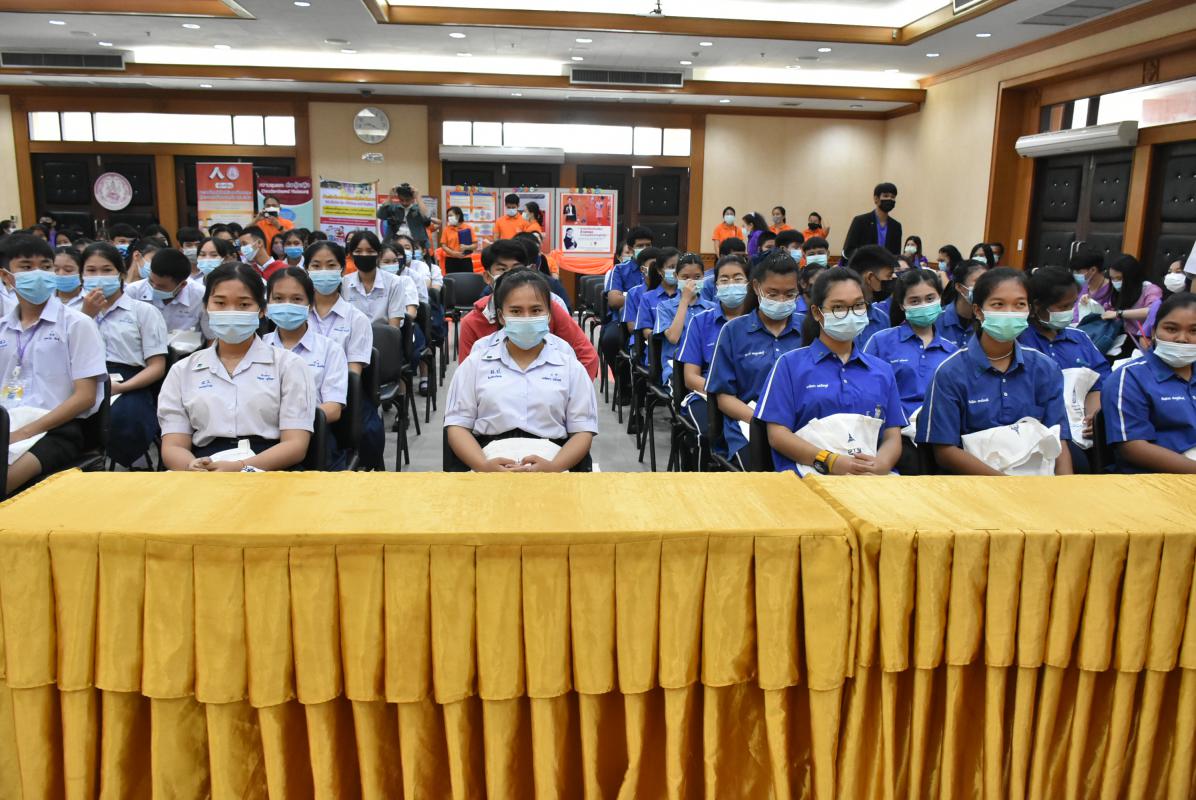 เข้าร่วมพิธีเปิดโครงการและมอบเกียรติบัตรให้ผู้แทนโรงเรียนในโครงการสำนักงานอัยการจังหวัดยุติความรุนแรงดีเด่น ประจำปีงบประมาณ พ.ศ. 2563