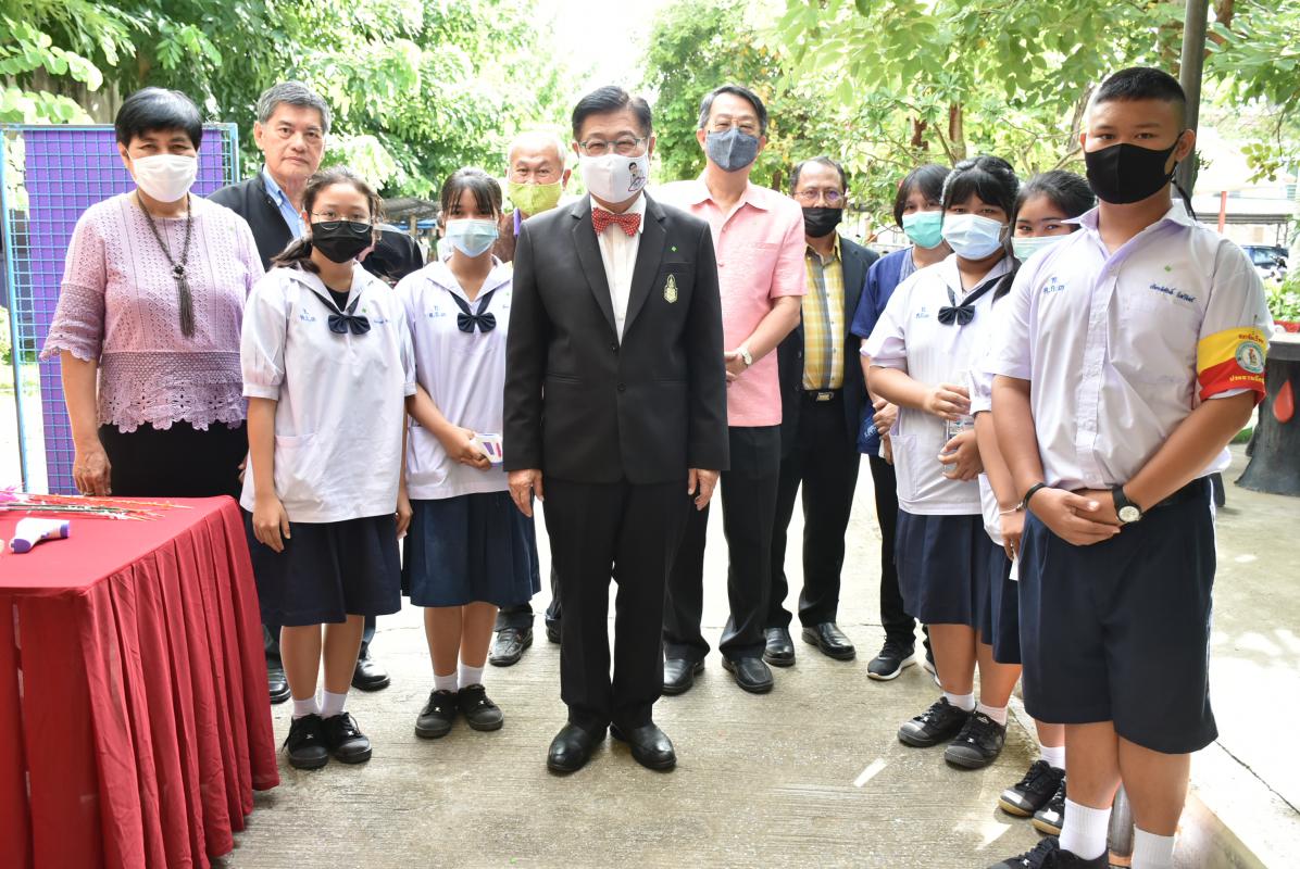 พิธีมอบสื่อการเรียนการสอน ประจำปีงบประมาณ พ.ศ. 2563 ให้แก่สำนักงานเทศบาลเมืองตาก