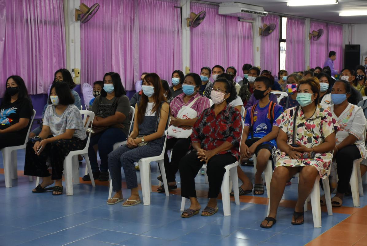 พิธีมอบสื่อการเรียนการสอน ประจำปีงบประมาณ พ.ศ. 2563 ให้แก่สำนักงานเทศบาลเมืองตาก