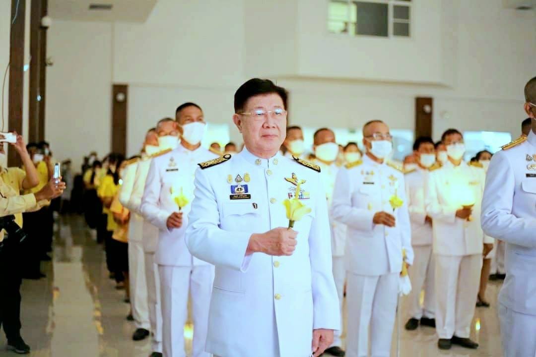 พิธีจุดเทียนเพื่อน้อมรำลึกในพระมหากรุณาธิคุณ พระบาทสมเด็จพระบรมชนกาธิเบศร มหาภูมิพลอดุลยเดชมหาราช บรมนาถบพิตร 