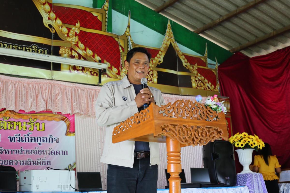 พิธีมอบสื่อการเรียนการสอน ประจำปีงบประมาณ พ.ศ. 2563 ณ โรงเรียนบ้านลานสาง