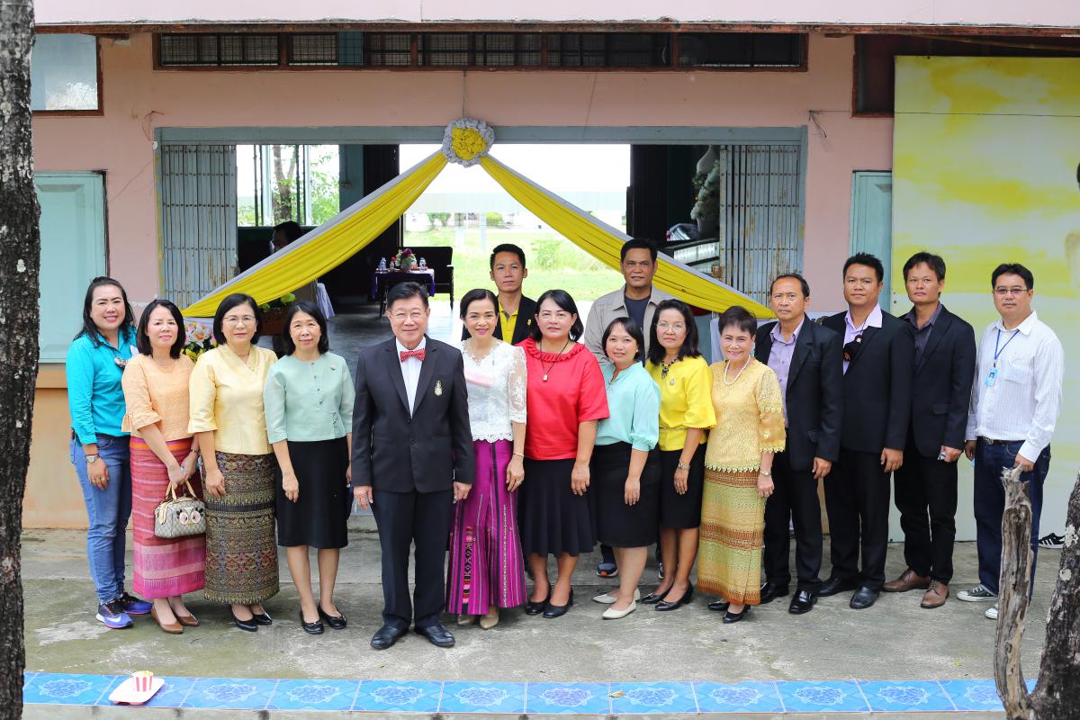 พิธีมอบสื่อการเรียนการสอน ประจำปีงบประมาณ พ.ศ. 2563 ณ โรงเรียนบ้านลานสาง