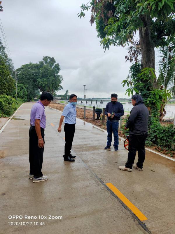 สำนักการช่าง องค์การบริหารส่วนจังหวัดตาก ลงพื้นที่ตรวจรับงานถนนคอนกรีตเสริมเหล็ก