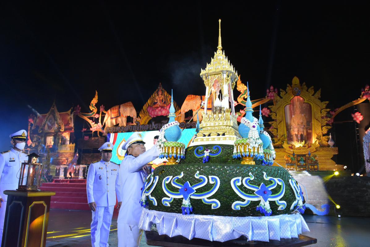 ร่วมงานประเพณีลอยกระทงสายไหลประทีป 1000 ดวง จังหวัดตาก ประจำปี 2563