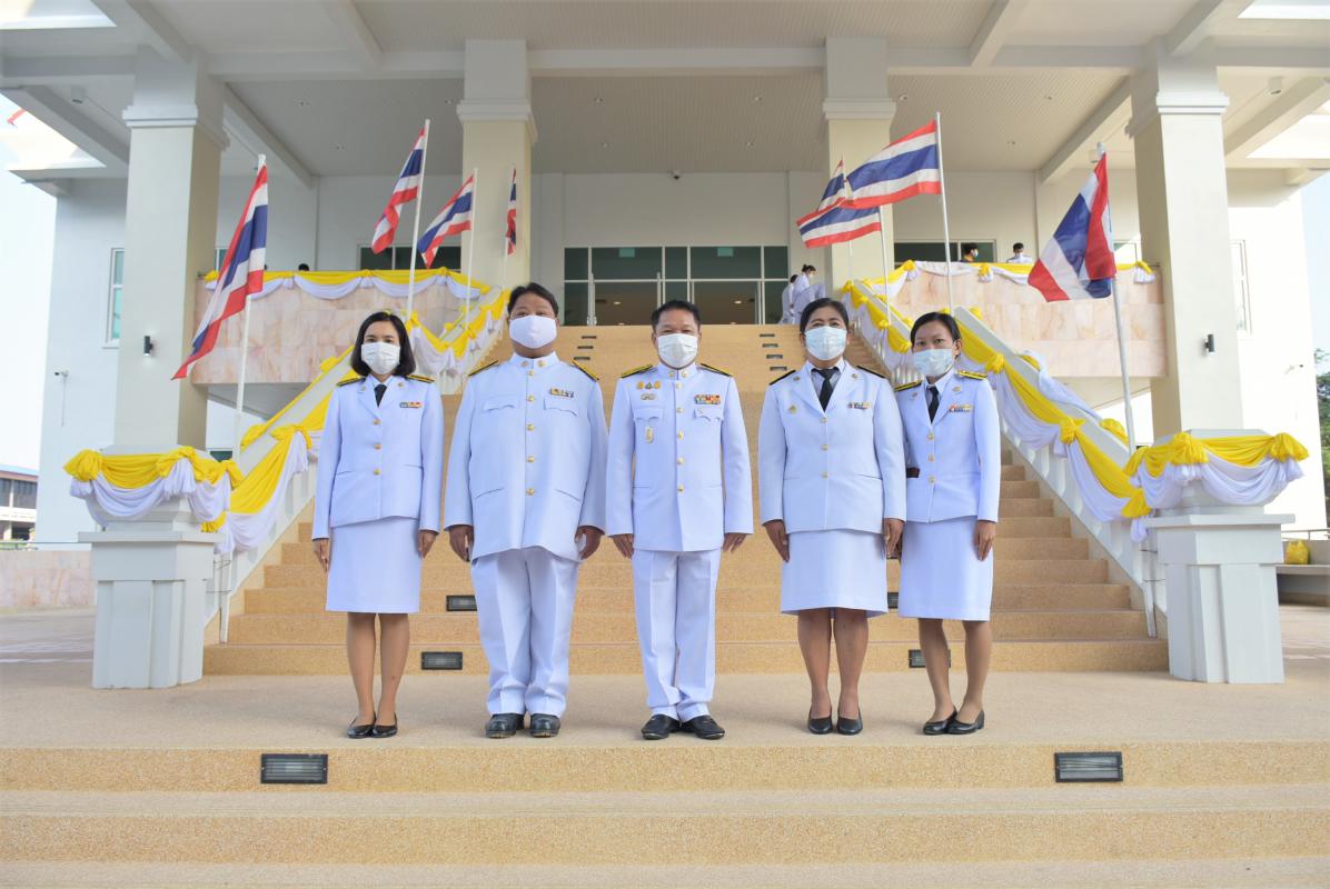 พิธีทำบุญตักบาตรถวายพระราชกุศล เนื่องในวันคล้ายวันพระบรมราชสมภพ พระบาทสมเด็จพระบรมชนกาธิเบศร มหาภูมิพลอดุลยเดชมหาราช บรมนาถบพิตร วันชาติ และวันพ่อแห่งชาติ 5 ธันวาคม 2563