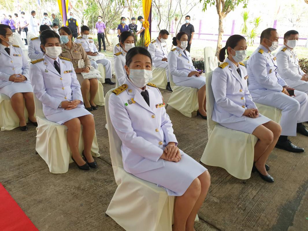 ร่วมพิธีวางพานพุ่มดอกไม้สดถวายราชสักการะ พระบาทสมเด็จพระบรมชนากาธิเบศร มหาภูมิพลอดุลยเดชมหาราช "พระบิดาแห่งมาตรฐานการช่างไทย" เนื่องในวันมาตรฐานฝีมือแรงงานแห่งชาติ