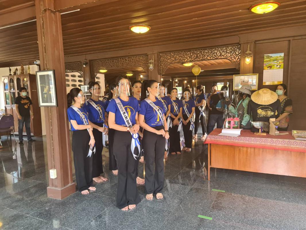 ให้บริการนำเที่ยวไปยังสถานที่ท่องเที่ยว แก่คณะผู้เข้าประกวด "Miss & Mrs. Thailand Queen of Galaxy 2021