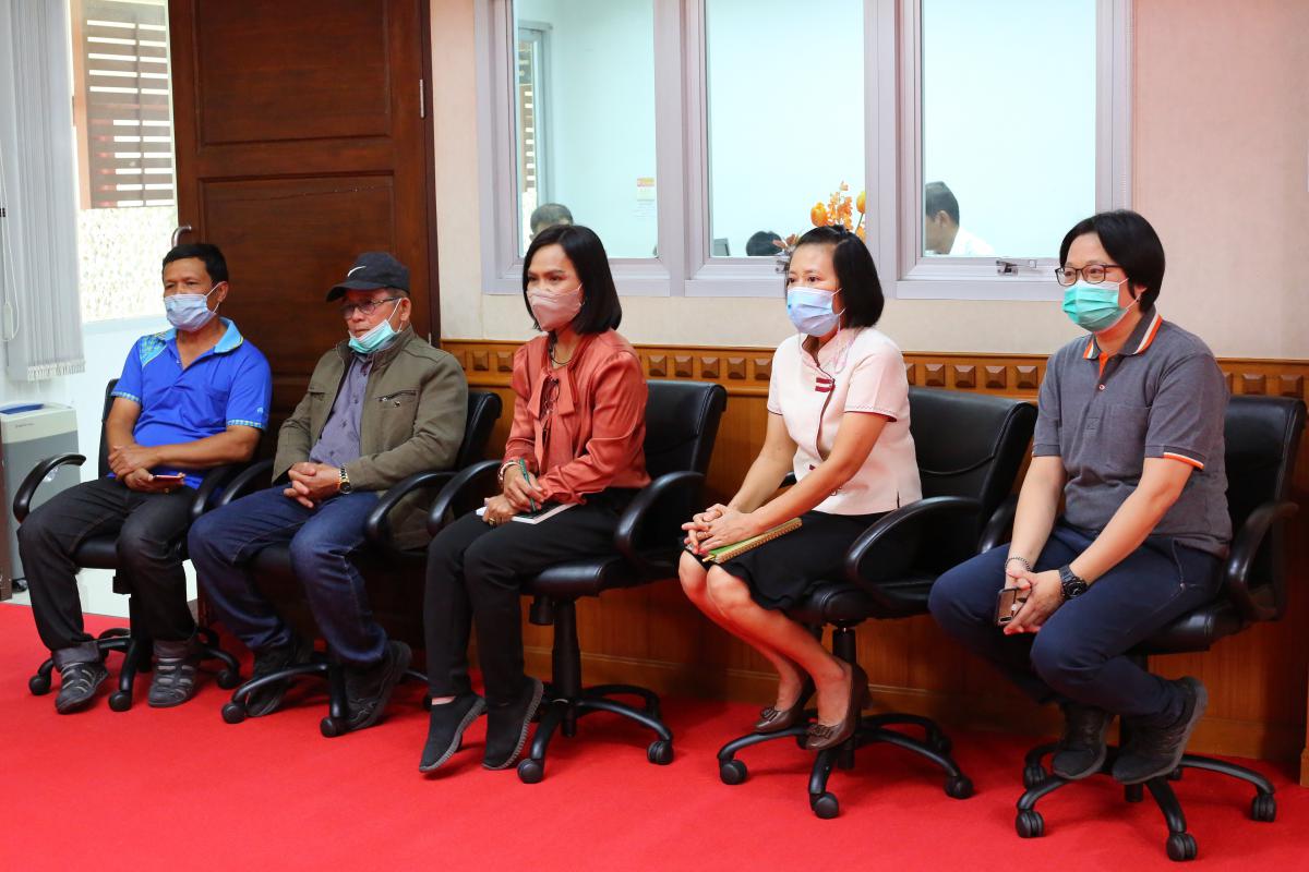 ให้การต้อนรับกลุ่มประธานอาสาสมัครสาธารณสุขประจำหมู่บ้าน ทั้ง 9 อำเภอ และกำนันผู้ใหญ่บ้าน อำเภอสามเงา