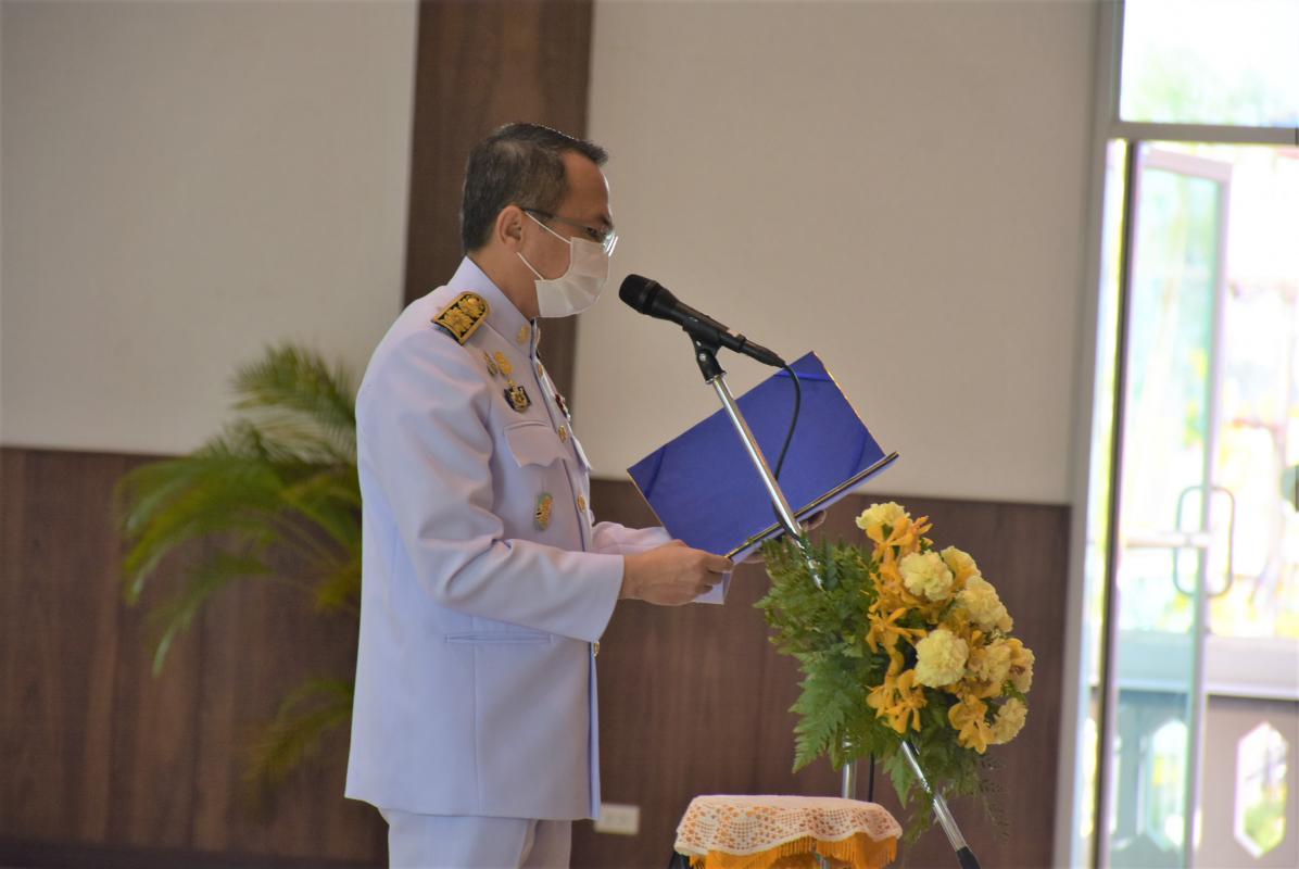 เข้าร่วมพิธีวางพานพุ่มดอกไม้สด ถวายราชสักการะพระบรมสาทิสลักษณ์ พระบาทสมเด็จพระพุทธยอดฟ้าจุฬาโลกมหาราชฯ