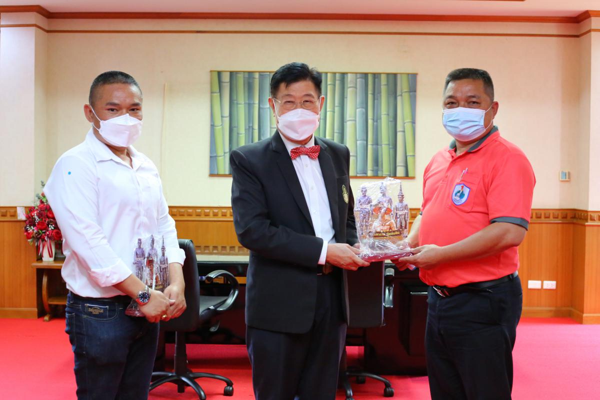 นายพิชญะ ศรีโสภาบุปผา นายกองค์การบริหารส่วนตำบลอุ้มผาง พร้อมคณะผู้บริหาร เข้าพบนายก อบจ.ตาก