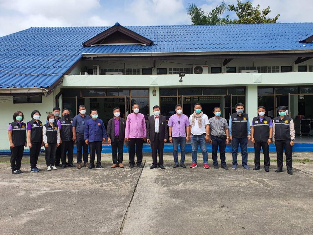 นายก อบจ.ตาก นำทีมลงพื้นที่ส่งมอบวัสดุอุปกรณ์ทางการแพทย์ ณ อำเภอแม่สอด จังหวัดตาก