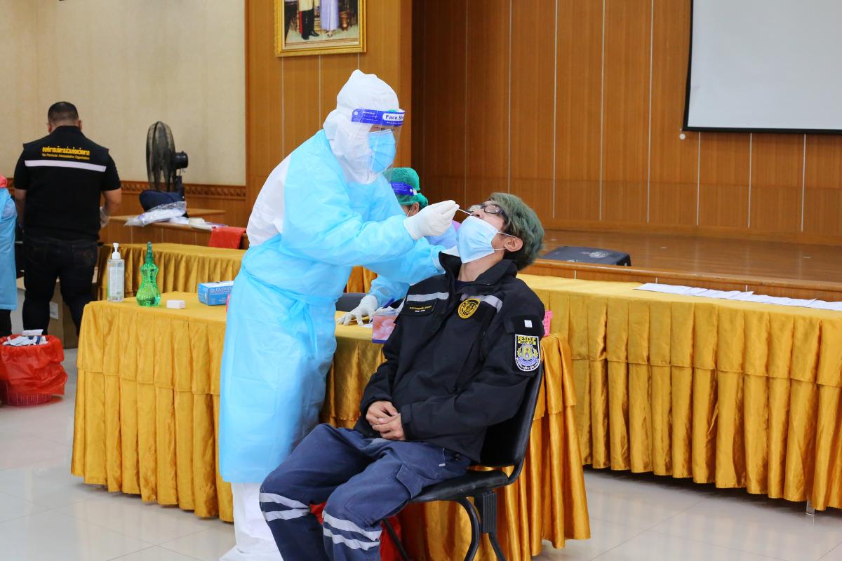 นายก อบจ.ตาก จัดโครงการตรวจคัดกรองด้วยชุดตรวจ Antigen Test Kit (ATK) ของบุคลากรองค์การบริหารส่วนจังหวัดตาก