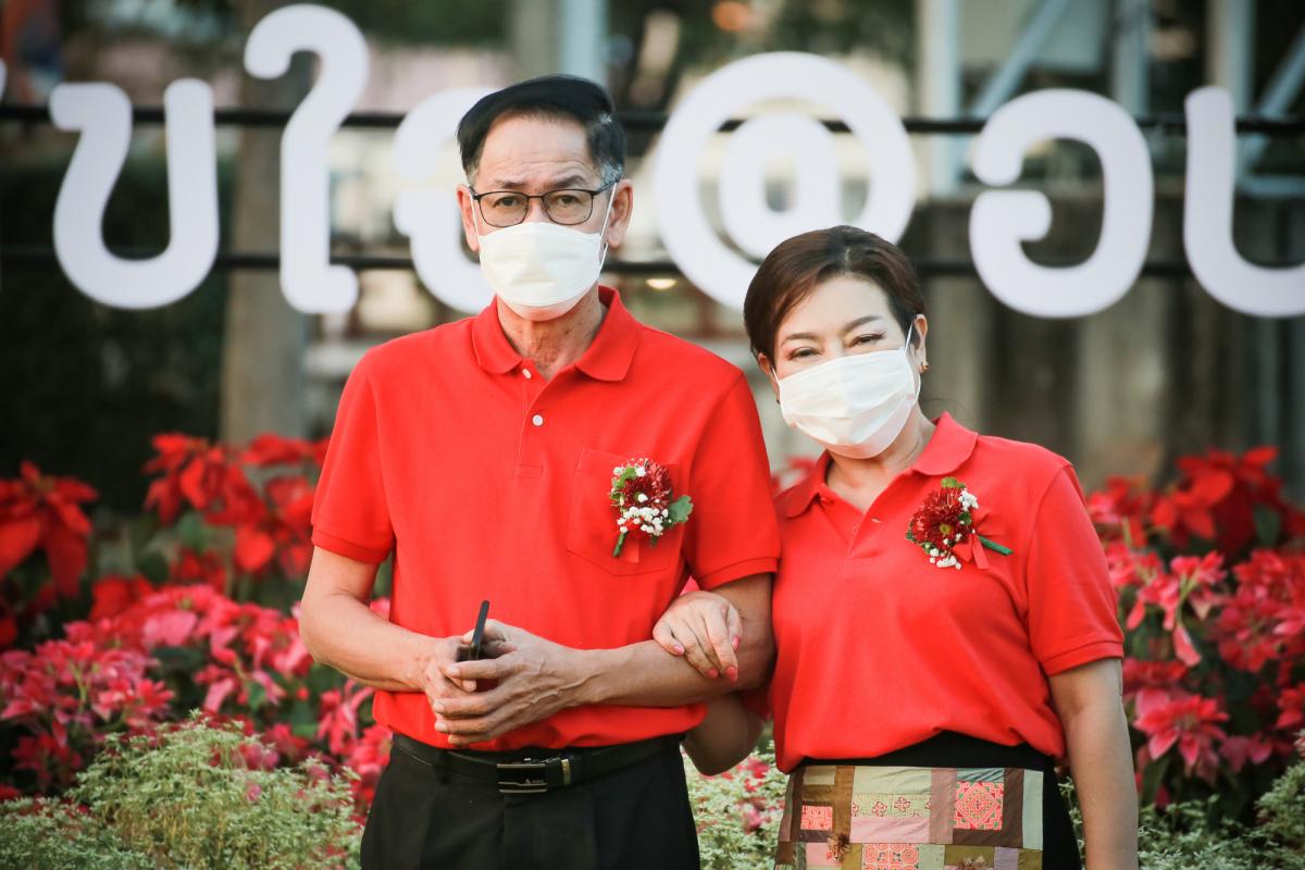 ภาพบรรยากาศพิธีเปิดโครงการกิจกรรมส่งเสริมการท่องเที่ยวจังหวัดตาก ประจำปีงบประมาณ พ.ศ. 2565 Tak Tourism Festival 2022 “ เที่ยวตากแสนสุขใจ ชมสวน ฟังเสียง เพลินแสง รับลมหนาว 9 อำเภอ ”