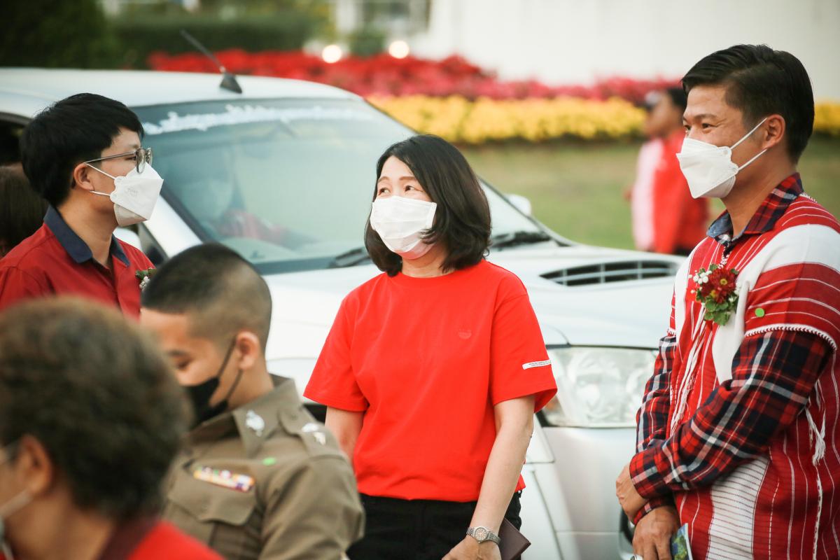 ภาพบรรยากาศพิธีเปิดโครงการกิจกรรมส่งเสริมการท่องเที่ยวจังหวัดตาก ประจำปีงบประมาณ พ.ศ. 2565 Tak Tourism Festival 2022 “ เที่ยวตากแสนสุขใจ ชมสวน ฟังเสียง เพลินแสง รับลมหนาว 9 อำเภอ ”