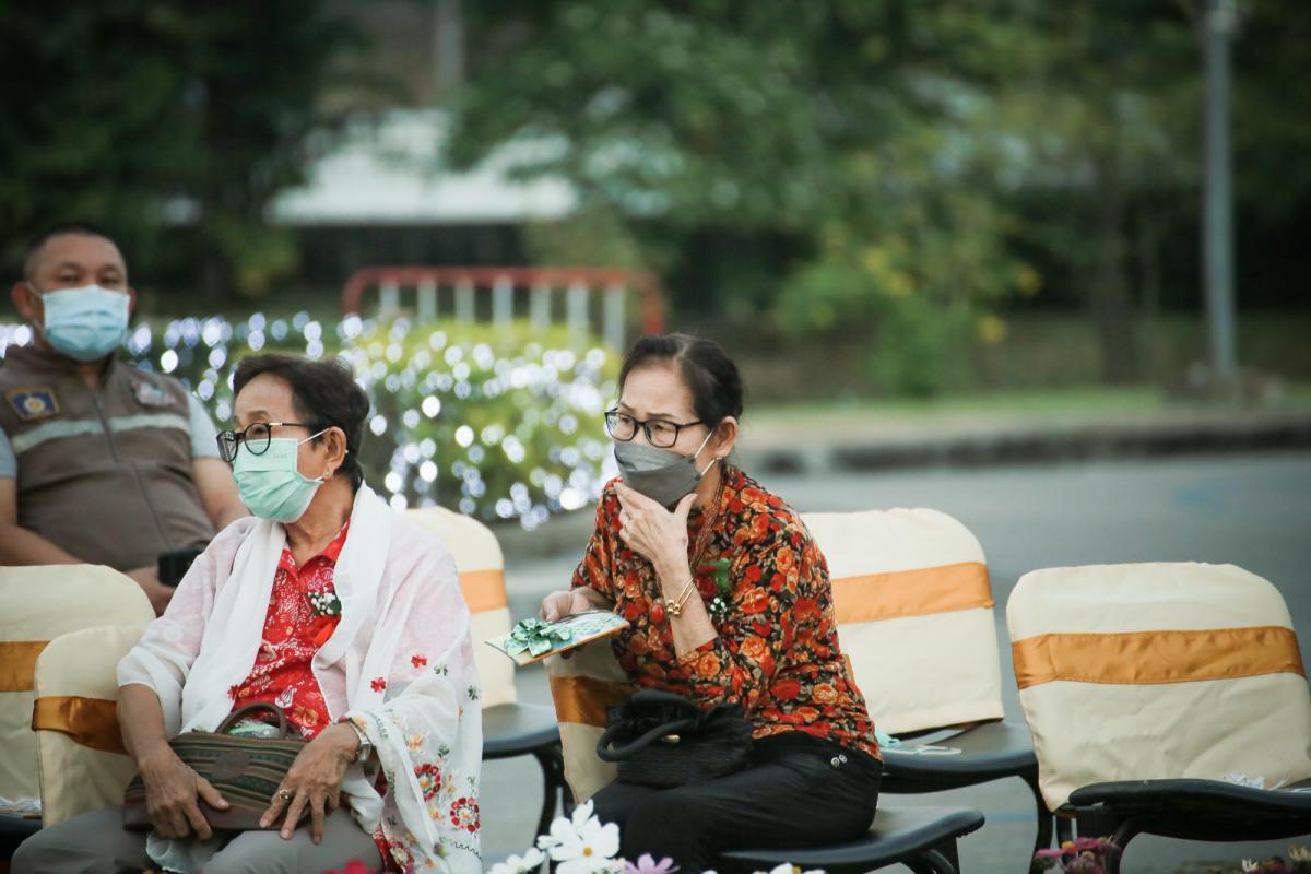 ภาพบรรยากาศพิธีเปิดโครงการกิจกรรมส่งเสริมการท่องเที่ยวจังหวัดตาก ประจำปีงบประมาณ พ.ศ. 2565 Tak Tourism Festival 2022 “ เที่ยวตากแสนสุขใจ ชมสวน ฟังเสียง เพลินแสง รับลมหนาว 9 อำเภอ ”