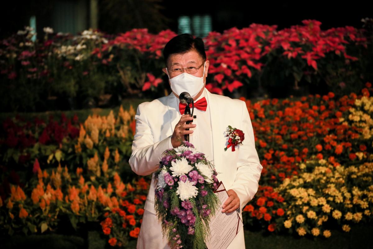 ภาพบรรยากาศพิธีเปิดโครงการกิจกรรมส่งเสริมการท่องเที่ยวจังหวัดตาก ประจำปีงบประมาณ พ.ศ. 2565 Tak Tourism Festival 2022 “ เที่ยวตากแสนสุขใจ ชมสวน ฟังเสียง เพลินแสง รับลมหนาว 9 อำเภอ ”