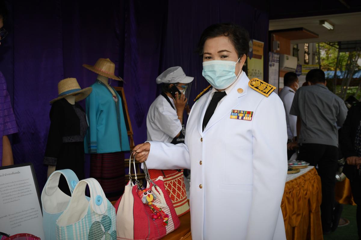 ปลัด อบจ.ตาก เข้าร่วมพิธีถวายเครื่องราชสักการะ พระบาทสมเด็จพระบรมชนกาธิเบศร มหาภูมิพลอดุลยเดชมหาราช บรมนาถบพิตร 