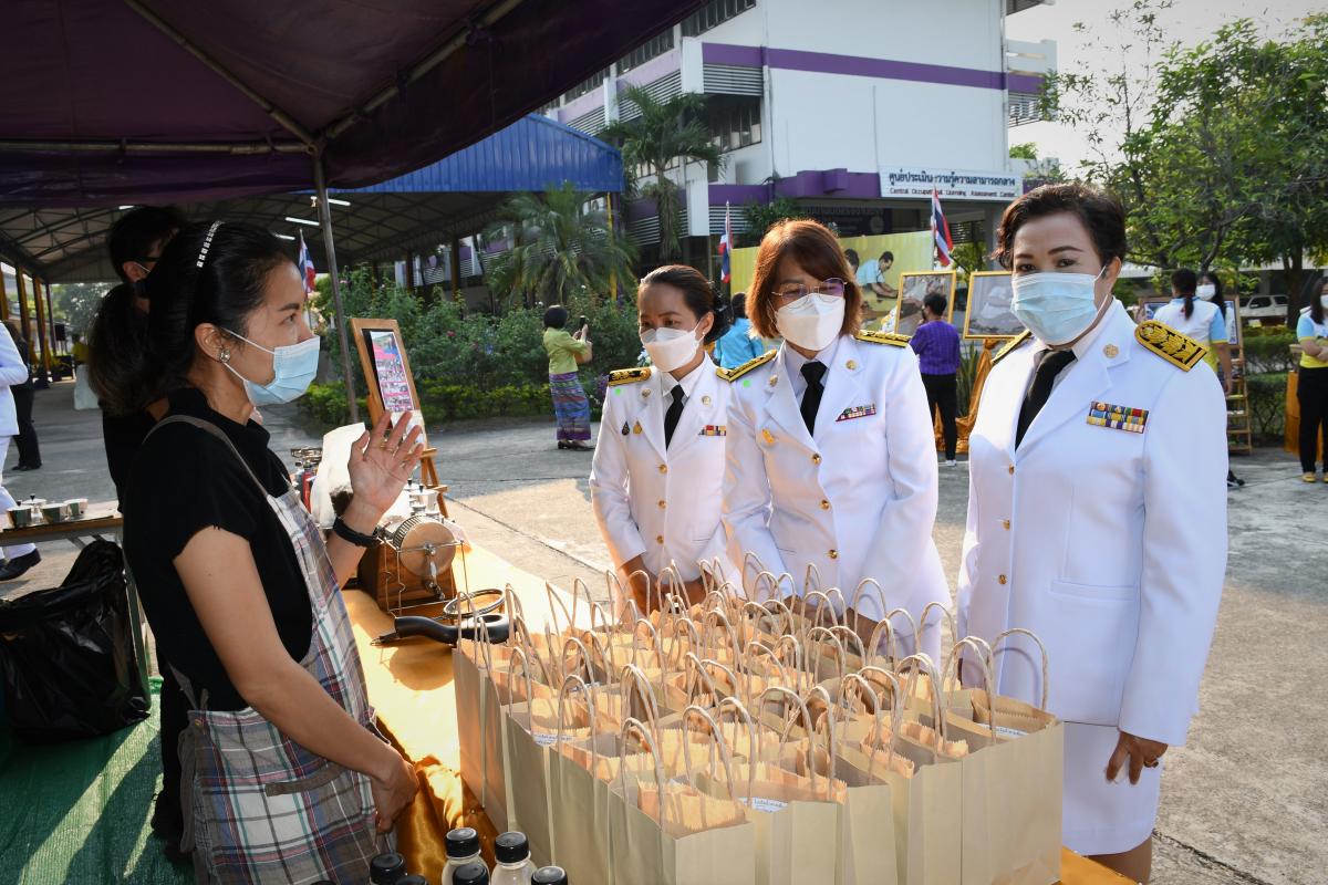 ปลัด อบจ.ตาก เข้าร่วมพิธีถวายเครื่องราชสักการะ พระบาทสมเด็จพระบรมชนกาธิเบศร มหาภูมิพลอดุลยเดชมหาราช บรมนาถบพิตร 