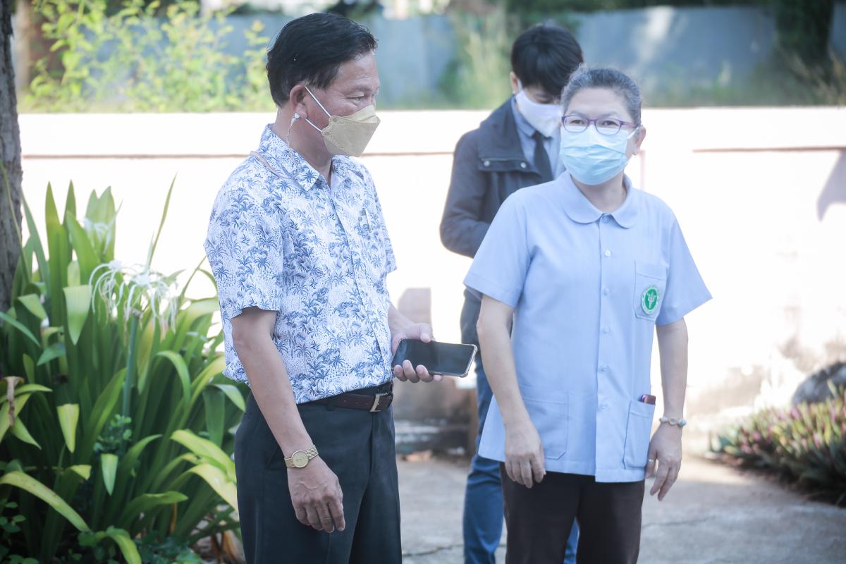 นายก อบจ.ตาก ลงพื้นที่ตรวจเยี่ยมและให้กำลังใจเจ้าหน้าที่ผู้ปฏิบัติงาน ณ โรงพยาบาลส่งเสริมสุขภาพตำบลสมอโคน และโรงพยาบาลส่งเสริมสุขภาพตำบลบ้านหนองงิ้ว อำเภอบ้านตาก จังหวัดตาก 