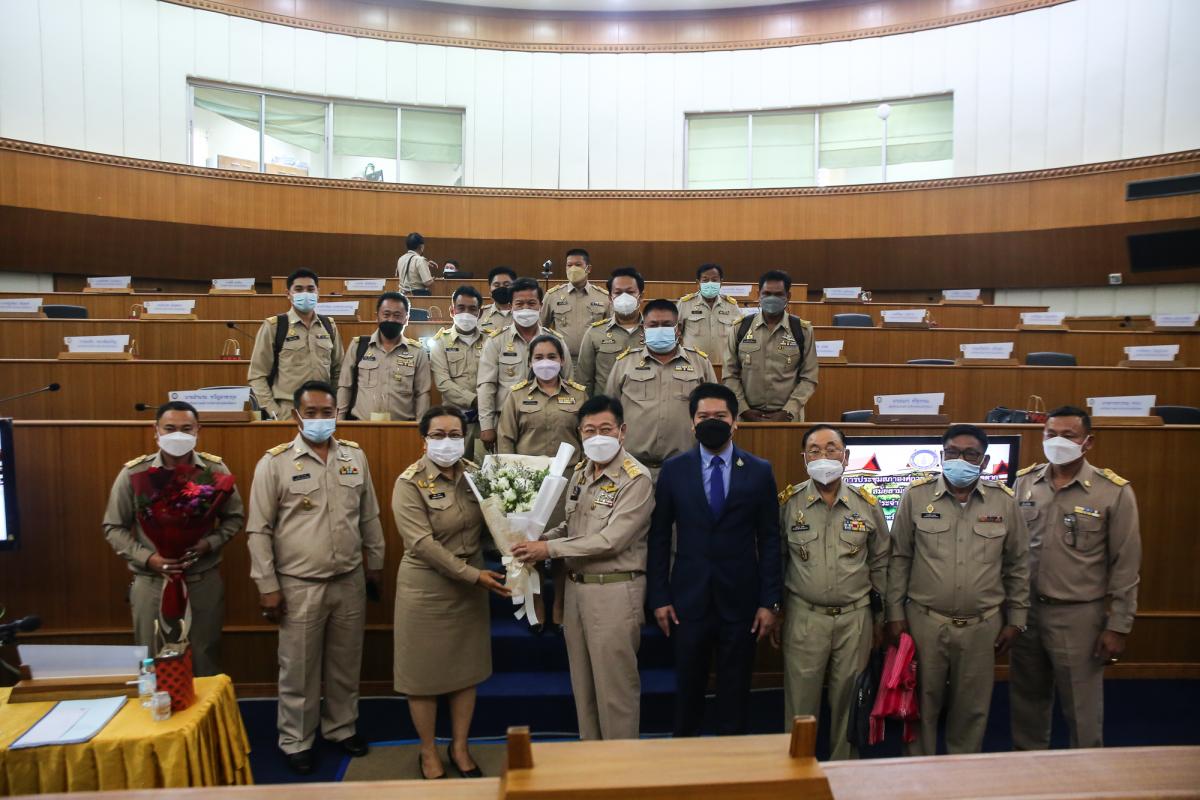นายกองค์การบริหารส่วนจังหวัดตาก พร้อมคณะผู้บริหาร หัวหน้าส่วนการงาน องค์การบริหารส่วนจังหวัดตาก และสมาชิกสภาองค์การบริหารส่วนจังหวัดตาก ร่วมแสดงความยินดี