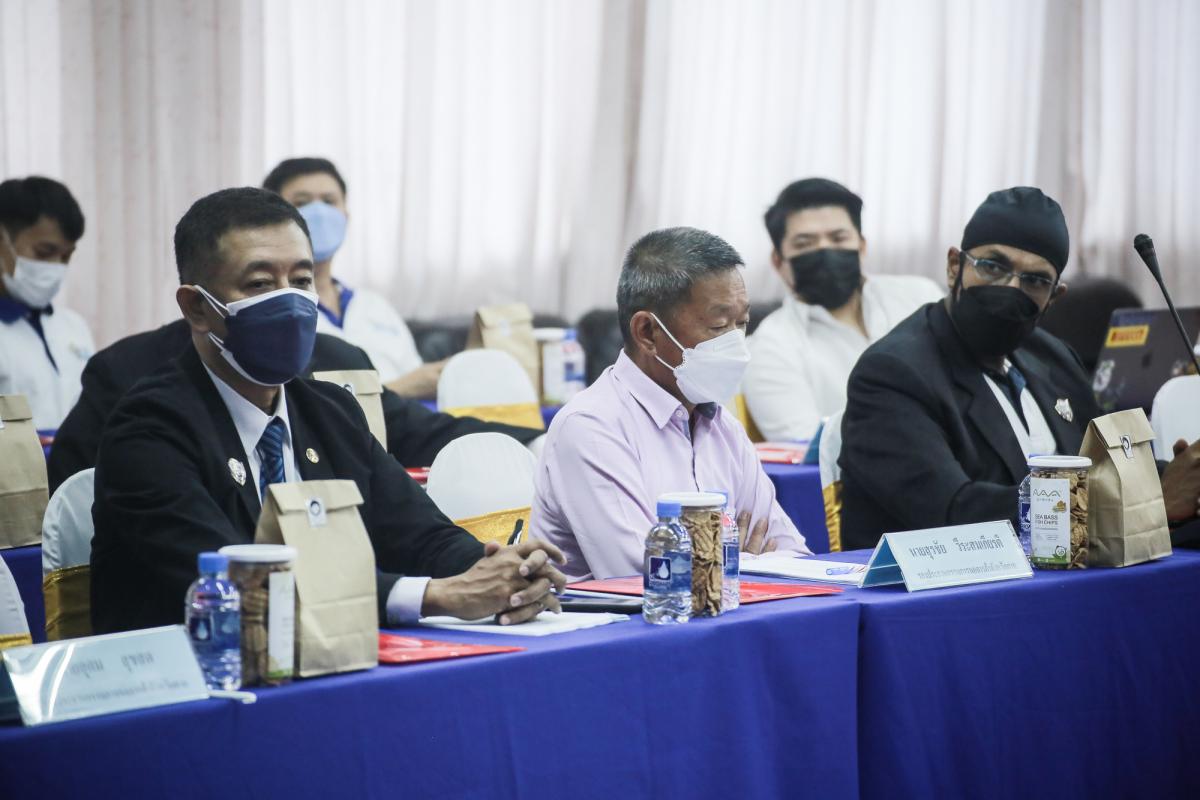 รองนายกองค์การบริหารส่วนจังหวัดตาก พร้อมด้วยนางสาวปริตตรา จันทร์วรโชติ เลขานุการนายกองค์การบริหารส่วนจังหวัดตาก เข้าร่วมการประชุมใหญ่สามัญประจำปี 2564 หอการค้าจังหวัดตาก ณ ห้องประชุมชั้น 2 หอการค้าจังหวัดตาก