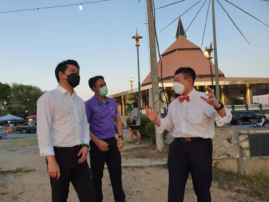 นายก อบจ.ตาก ลงพื้นที่ตรวจสอบความเรียบร้อย บริเวณสะพานสมโภชน์กรุงรัตนโกสินทร์ 200 ปี