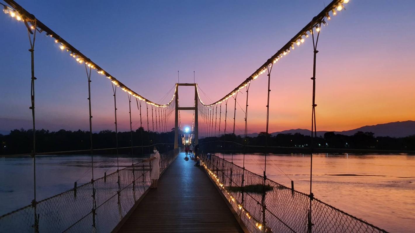 นายก อบจ.ตาก ลงพื้นที่ตรวจสอบความเรียบร้อย บริเวณสะพานสมโภชน์กรุงรัตนโกสินทร์ 200 ปี