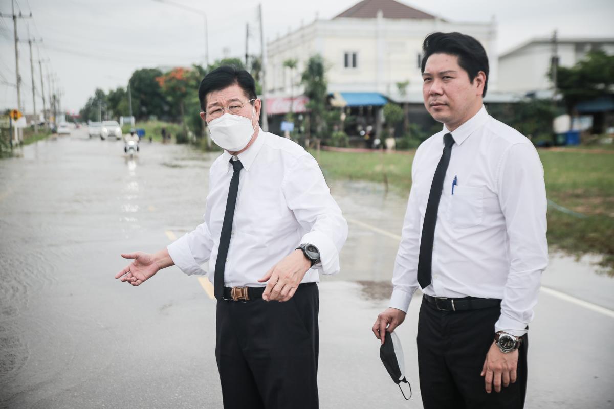 ลงพื้นที่ติดตามสถานการณ์น้ำท่วม ในพื้นที่อำเภอแม่สอด โดยได้ให้การสนับสนุน นำเครื่องสูบน้ำไปช่วยแก้ไขปัญหาน้ำท่วมขังในพื้นที่