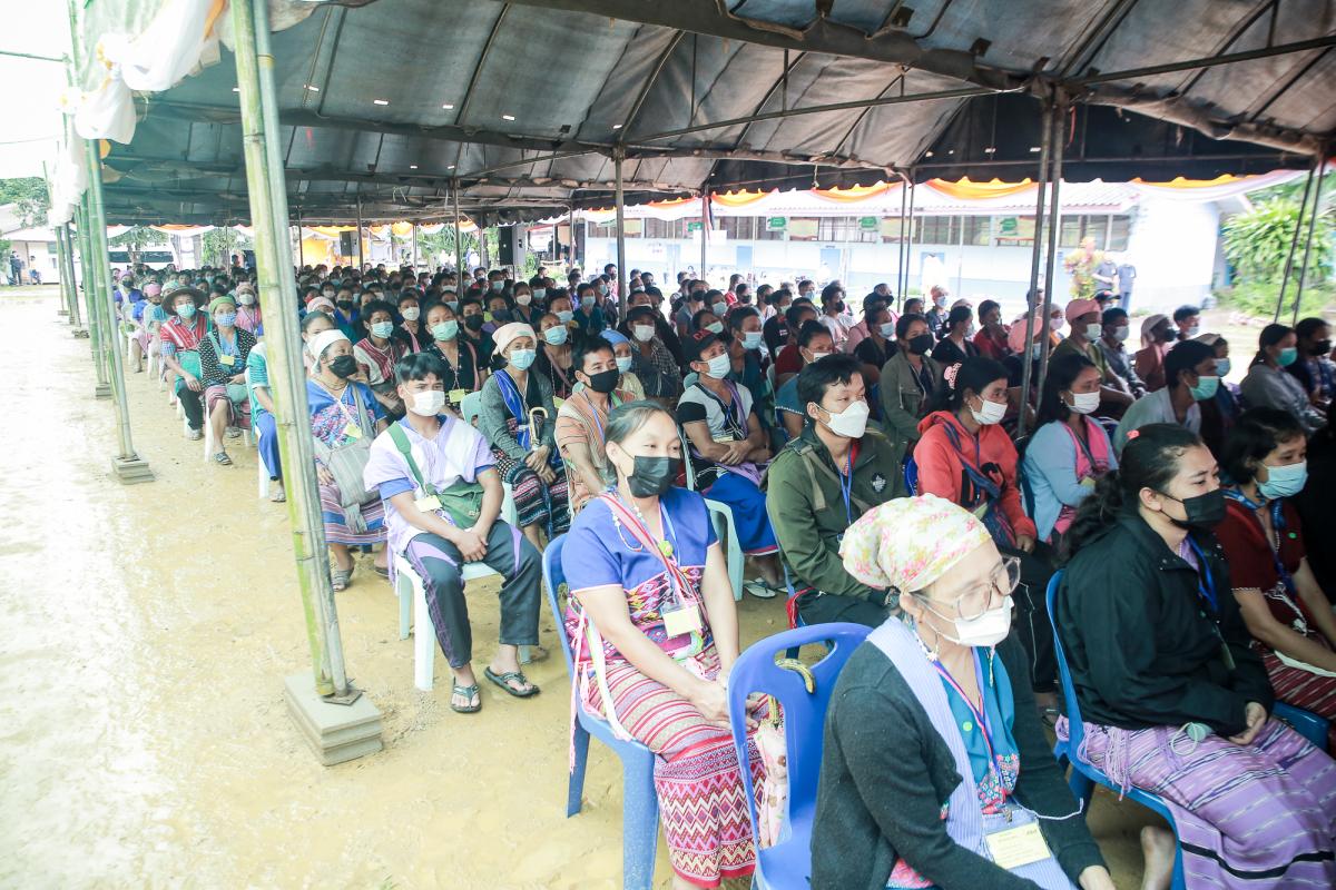 รองนายก อบจ.ตาก เข้าร่วมพิธีและร่วมต้อนรับประธานองคมนตรี และคณะ มอบสิ่งของพระราชทานในโครงการสืบสานพระราชปณิธาน แก่ราษฎรอำเภอท่าสองยาง จังหวัดตาก