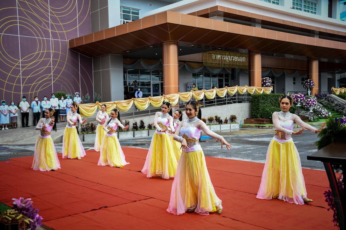 นายกองค์การบริหารส่วนจังหวัดตาก ร่วมพิธีเปิดอาคารผู้ป่วยนอก โรงพยาบาลสมเด็จพระเจ้าตากสินมหาราช