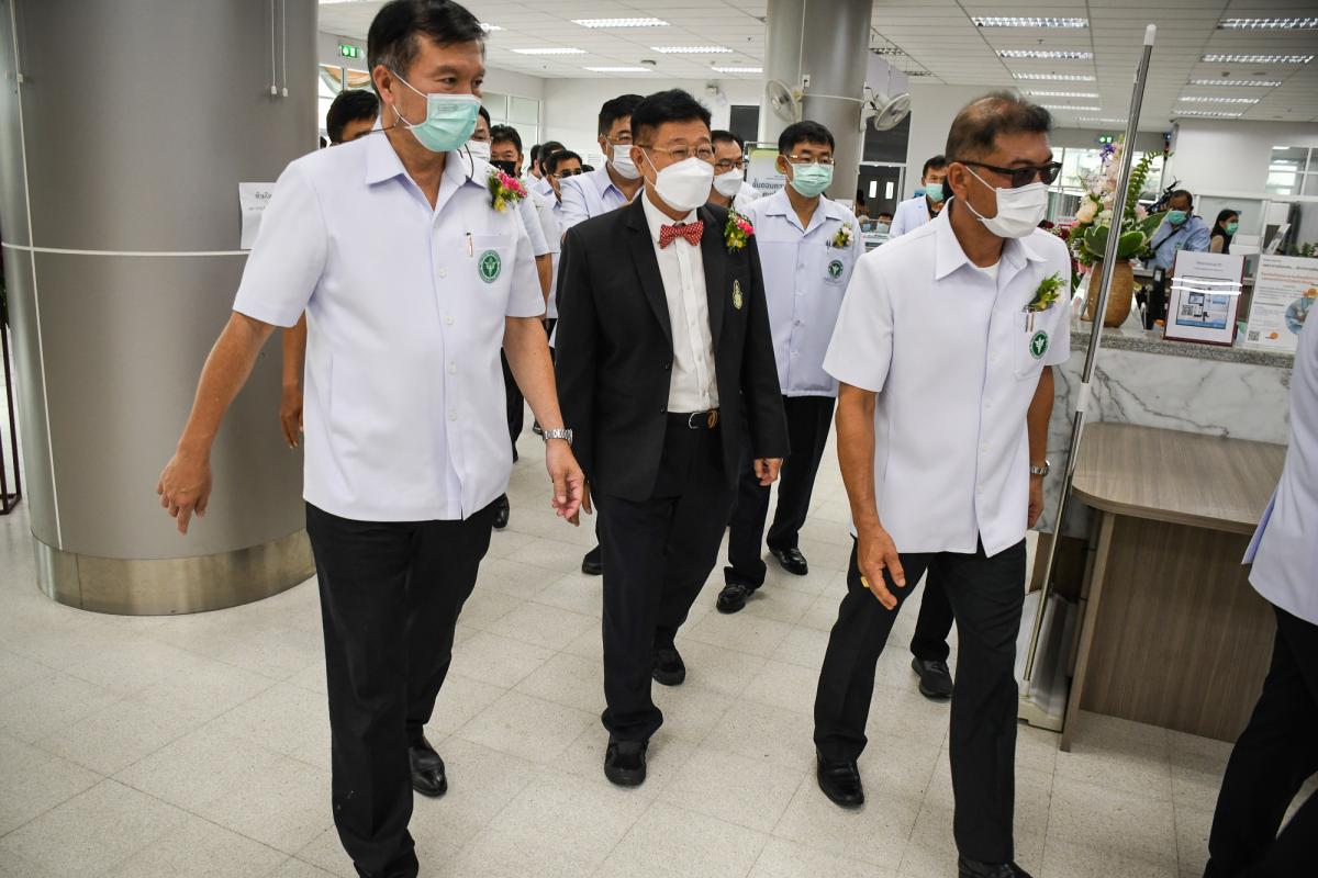 นายกองค์การบริหารส่วนจังหวัดตาก ร่วมพิธีเปิดอาคารผู้ป่วยนอก โรงพยาบาลสมเด็จพระเจ้าตากสินมหาราช