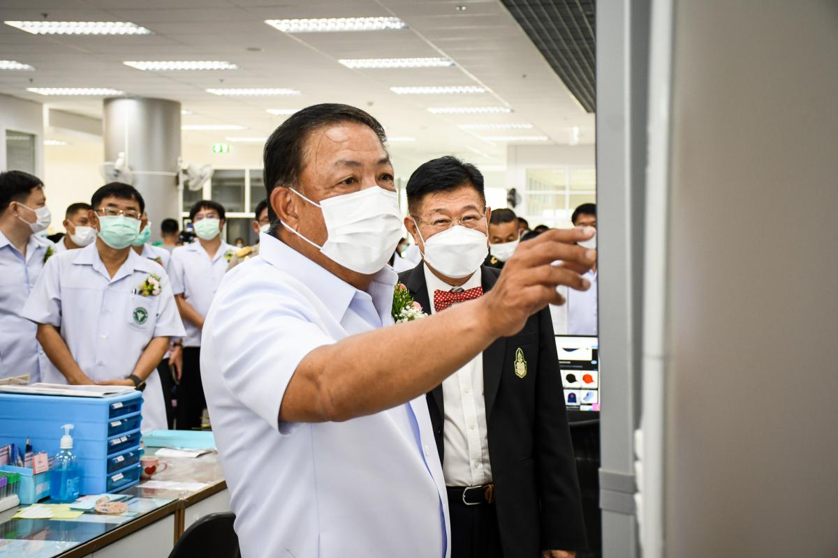 นายกองค์การบริหารส่วนจังหวัดตาก ร่วมพิธีเปิดอาคารผู้ป่วยนอก โรงพยาบาลสมเด็จพระเจ้าตากสินมหาราช