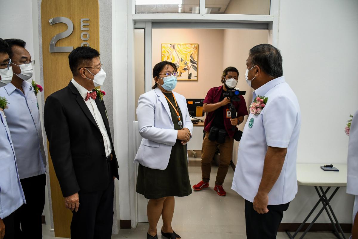 นายกองค์การบริหารส่วนจังหวัดตาก ร่วมพิธีเปิดอาคารผู้ป่วยนอก โรงพยาบาลสมเด็จพระเจ้าตากสินมหาราช