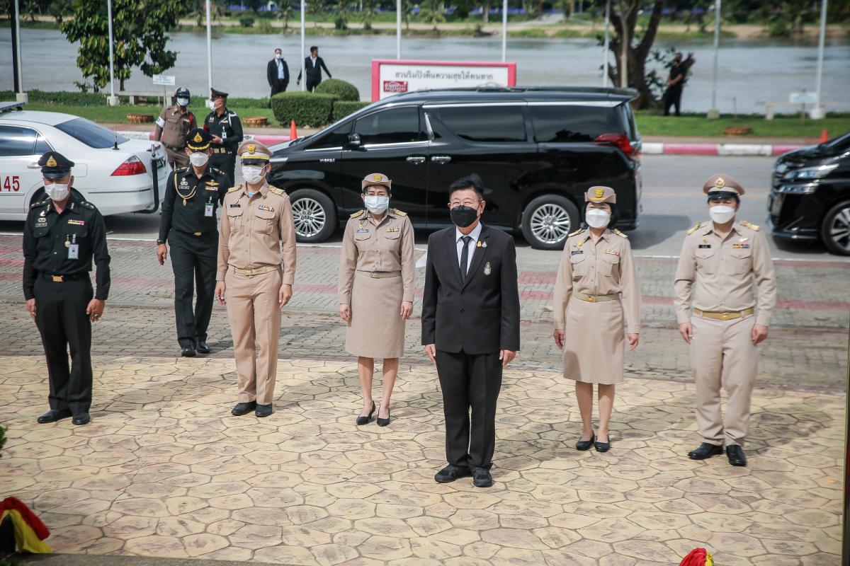 เข้าร่วมพิธีวางพวงมาลาเนื่องในวันคล้ายวันเกิดของ จอมพล ถนอม กิตติขจร