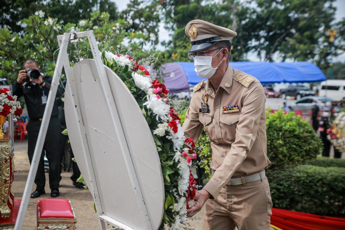 เข้าร่วมพิธีวางพวงมาลาเนื่องในวันคล้ายวันเกิดของ จอมพล ถนอม กิตติขจร
