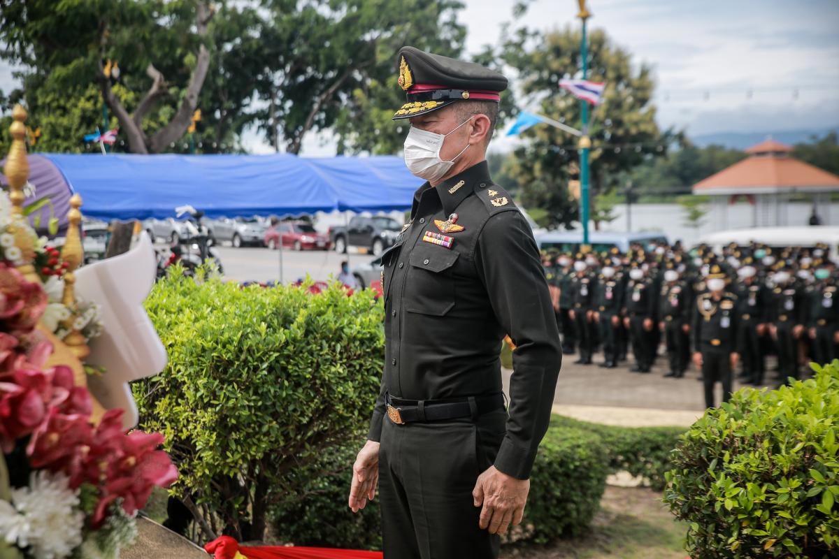 เข้าร่วมพิธีวางพวงมาลาเนื่องในวันคล้ายวันเกิดของ จอมพล ถนอม กิตติขจร