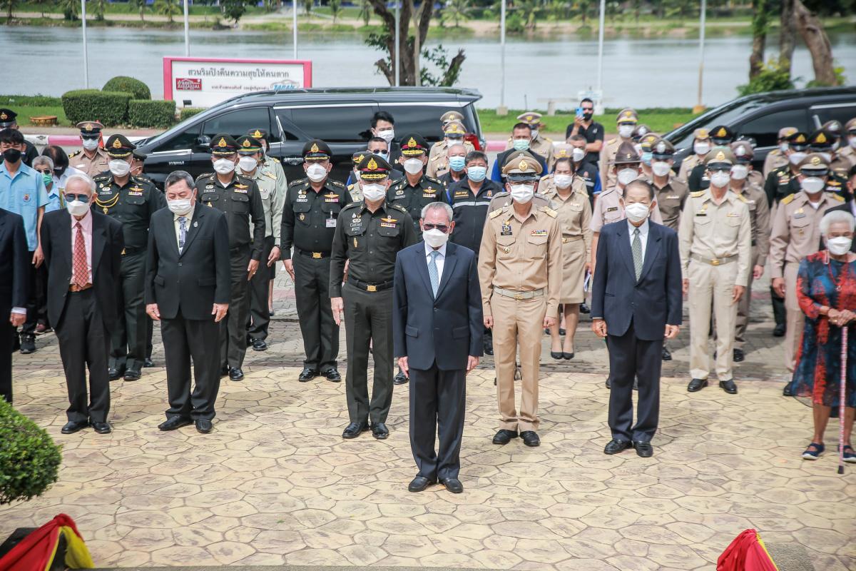 เข้าร่วมพิธีวางพวงมาลาเนื่องในวันคล้ายวันเกิดของ จอมพล ถนอม กิตติขจร
