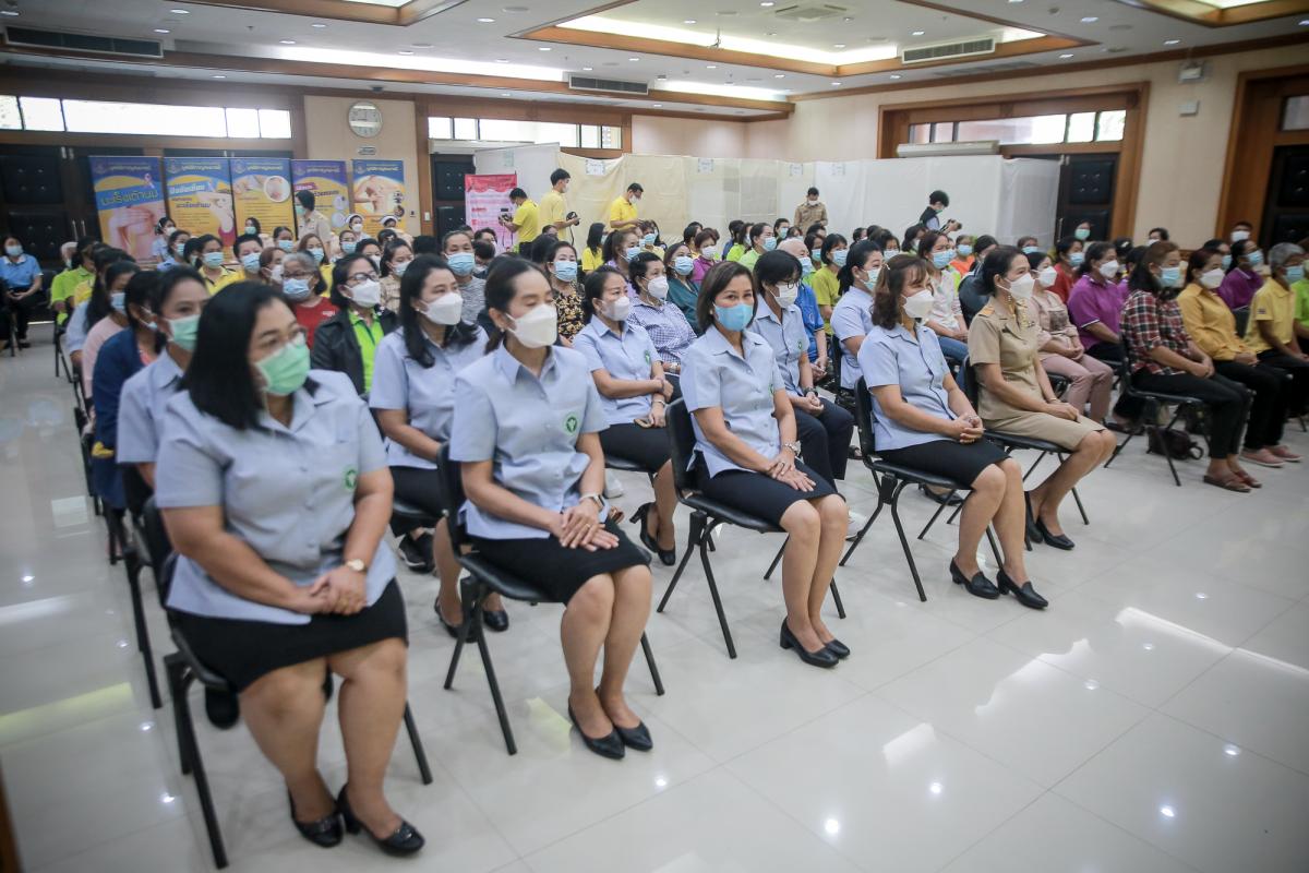 นายกองค์การบริหารส่วนจังหวัดตาก ร่วมเป็นเกียรติ และให้การกล่าวต้อนรับ ในพิธีเปิดโครงการคัดกรองมะเร็งเต้านม โดยเครื่องเอกซเรย์เต้านมเคลื่อนที่ (Mammogram) ในสตรีกลุ่มเสี่ยงและด้อยโอกาส