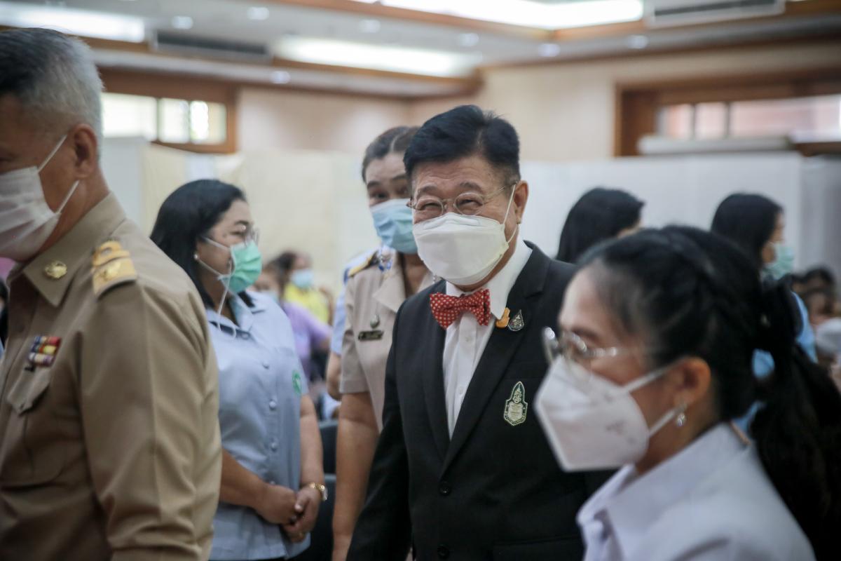 นายกองค์การบริหารส่วนจังหวัดตาก ร่วมเป็นเกียรติ และให้การกล่าวต้อนรับ ในพิธีเปิดโครงการคัดกรองมะเร็งเต้านม โดยเครื่องเอกซเรย์เต้านมเคลื่อนที่ (Mammogram) ในสตรีกลุ่มเสี่ยงและด้อยโอกาส