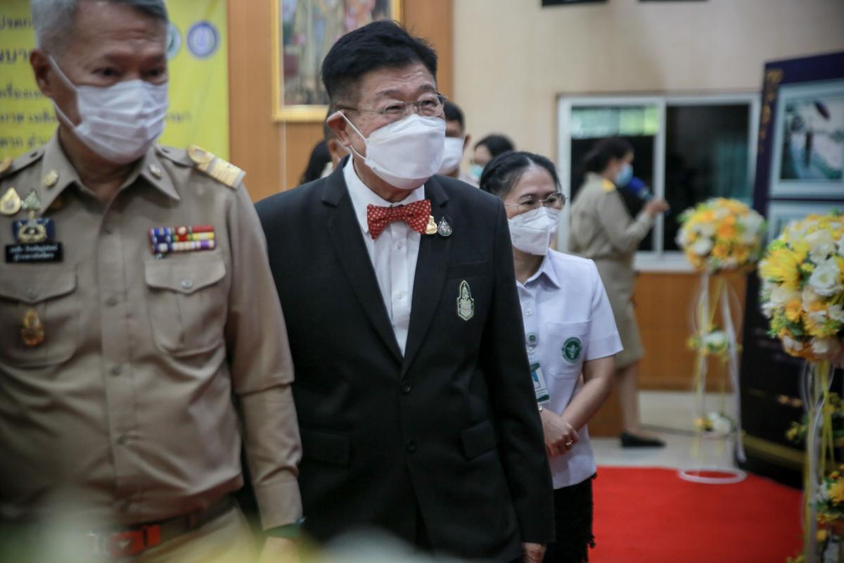 นายกองค์การบริหารส่วนจังหวัดตาก ร่วมเป็นเกียรติ และให้การกล่าวต้อนรับ ในพิธีเปิดโครงการคัดกรองมะเร็งเต้านม โดยเครื่องเอกซเรย์เต้านมเคลื่อนที่ (Mammogram) ในสตรีกลุ่มเสี่ยงและด้อยโอกาส
