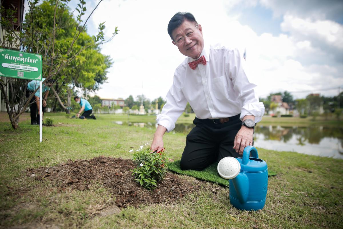 นายกองค์การบริหารส่วนจังหวัดตาก เป็นประธานในพิธีเปิดกิจกรรมปลูกต้นไม้ ตามโครงการท้องถิ่นปลูกป่าเฉลิมพระเกียรติ สมเด็จพระนางเจ้าสิริกิติ์ พระบรมราชินีนาถ พระบรมราชชนนีพันปีหลวง