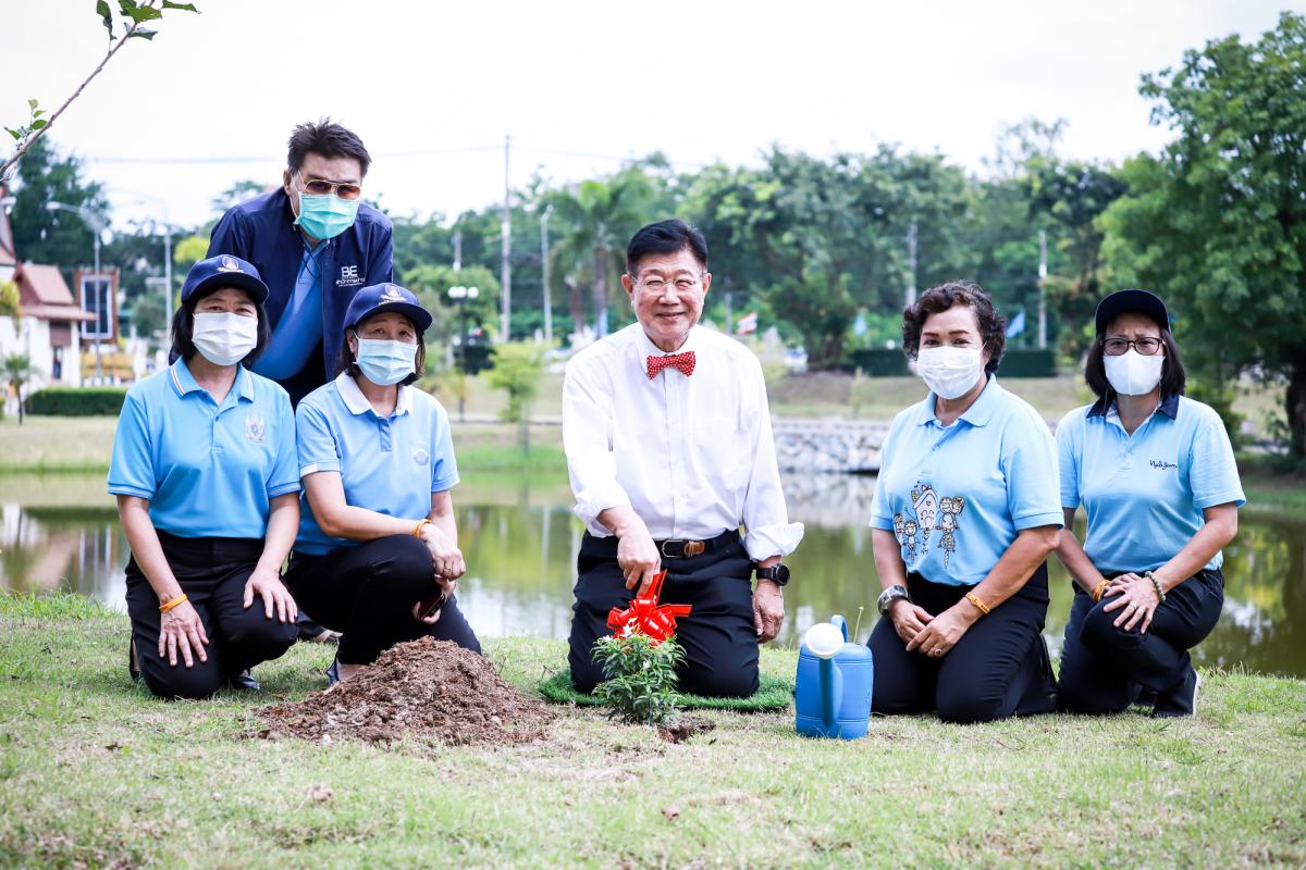 นายกองค์การบริหารส่วนจังหวัดตาก เป็นประธานในพิธีเปิดกิจกรรมปลูกต้นไม้ ตามโครงการท้องถิ่นปลูกป่าเฉลิมพระเกียรติ สมเด็จพระนางเจ้าสิริกิติ์ พระบรมราชินีนาถ พระบรมราชชนนีพันปีหลวง