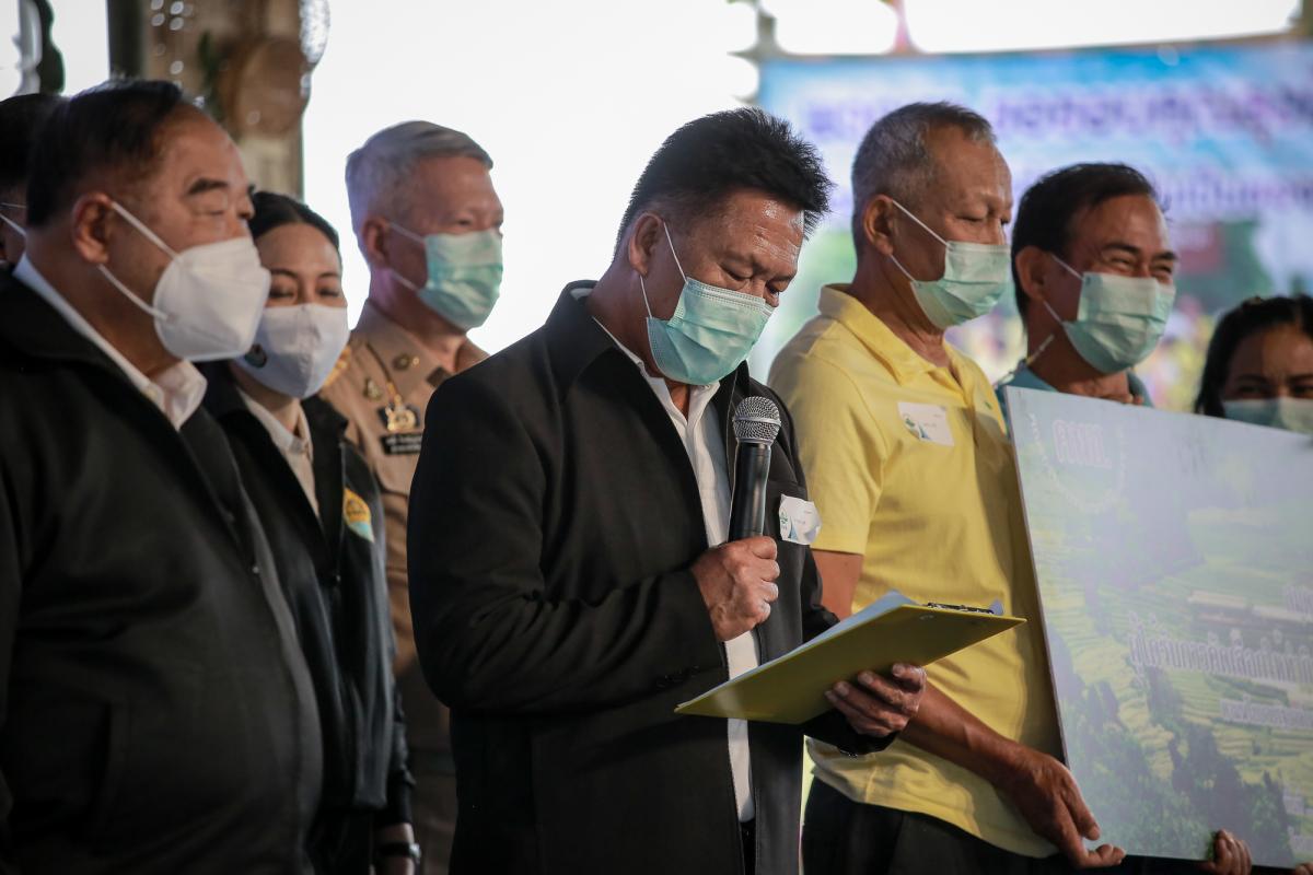 ายกองค์การบริหารส่วนจังหวัดตาก พร้อมด้วย ว่าที่ ดร.ฑีฆะพล ทวีเกื้อกูลกิจ รองนายกองค์การบริหารส่วนจังหวัดตาก ร่วมต้อนรับ พลเอกประวิตร วงษ์สุวรรณ รองนายกรัฐมนตรี และคณะ 
