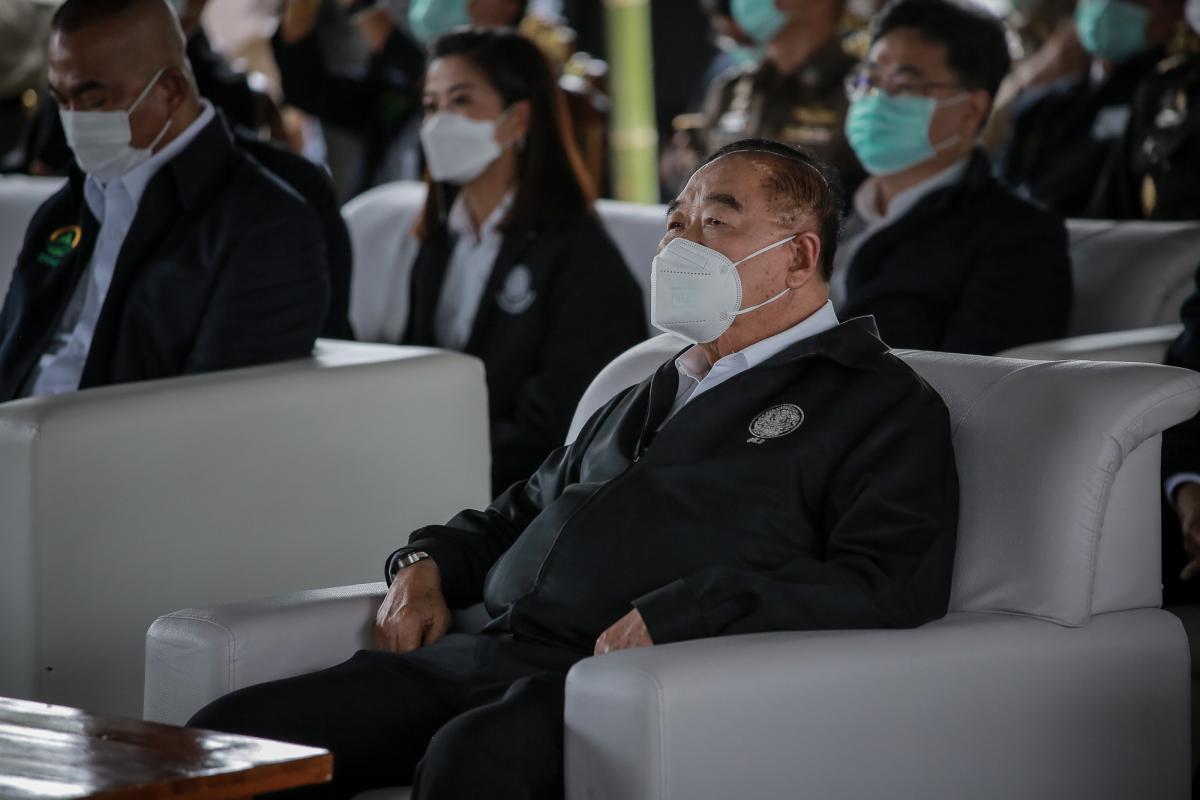 ายกองค์การบริหารส่วนจังหวัดตาก พร้อมด้วย ว่าที่ ดร.ฑีฆะพล ทวีเกื้อกูลกิจ รองนายกองค์การบริหารส่วนจังหวัดตาก ร่วมต้อนรับ พลเอกประวิตร วงษ์สุวรรณ รองนายกรัฐมนตรี และคณะ 