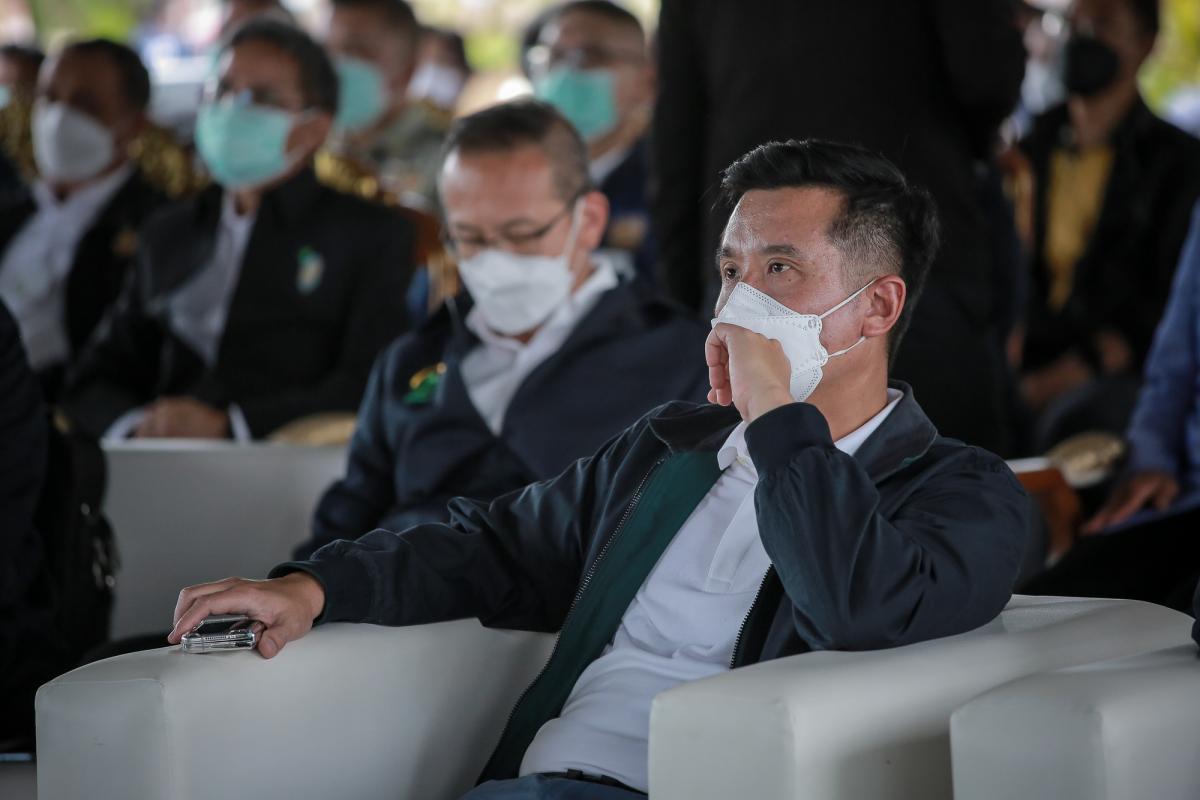 ายกองค์การบริหารส่วนจังหวัดตาก พร้อมด้วย ว่าที่ ดร.ฑีฆะพล ทวีเกื้อกูลกิจ รองนายกองค์การบริหารส่วนจังหวัดตาก ร่วมต้อนรับ พลเอกประวิตร วงษ์สุวรรณ รองนายกรัฐมนตรี และคณะ 