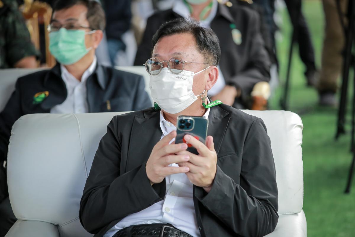 ายกองค์การบริหารส่วนจังหวัดตาก พร้อมด้วย ว่าที่ ดร.ฑีฆะพล ทวีเกื้อกูลกิจ รองนายกองค์การบริหารส่วนจังหวัดตาก ร่วมต้อนรับ พลเอกประวิตร วงษ์สุวรรณ รองนายกรัฐมนตรี และคณะ 