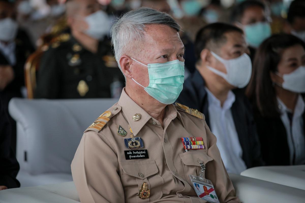 ายกองค์การบริหารส่วนจังหวัดตาก พร้อมด้วย ว่าที่ ดร.ฑีฆะพล ทวีเกื้อกูลกิจ รองนายกองค์การบริหารส่วนจังหวัดตาก ร่วมต้อนรับ พลเอกประวิตร วงษ์สุวรรณ รองนายกรัฐมนตรี และคณะ 