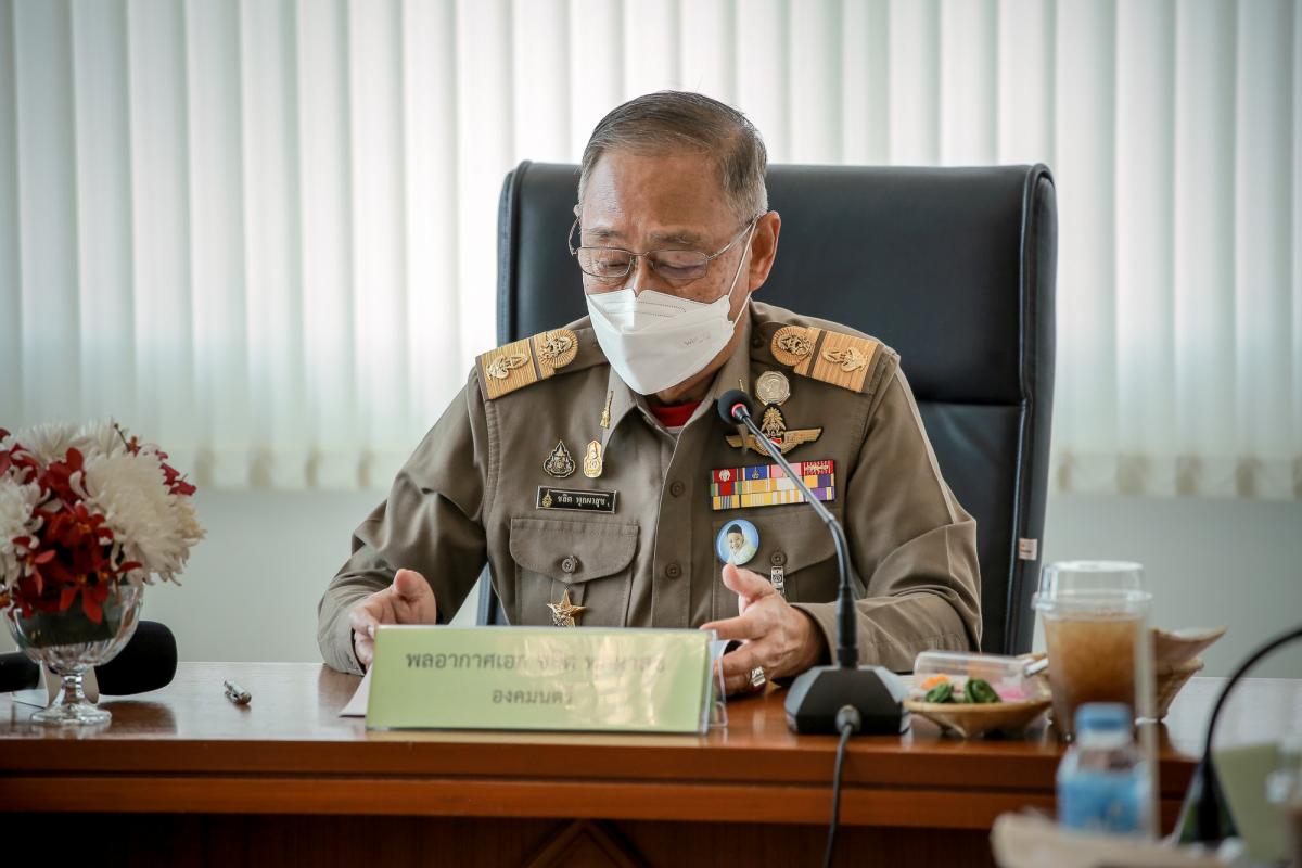 ร่วมต้อนรับ พลอากาศเอก ชลิต พุกผาสุก องคมนตรี ลงพื้นที่ตรวจติดตามความก้าวหน้าการก่อสร้างศูนย์ปฏิบัติการฝนหลวงภาคเหนือ