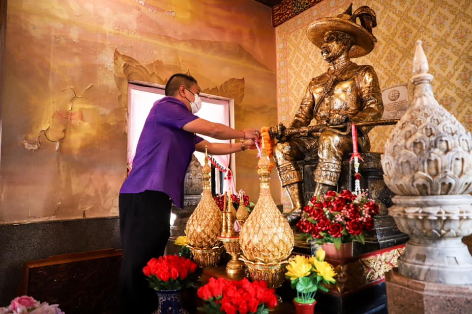  รองนายกองค์การบริหารส่วนจังหวัดตาก เป็นประธานในพิธีบวงสรวง ขอพระบรมราชานุญาตจัดการแสดงละครประกอบแสงสีเสียงเทิดพระเกียรติ สมเด็จพระเจ้าตากสินมหาราชจังหวัดตาก